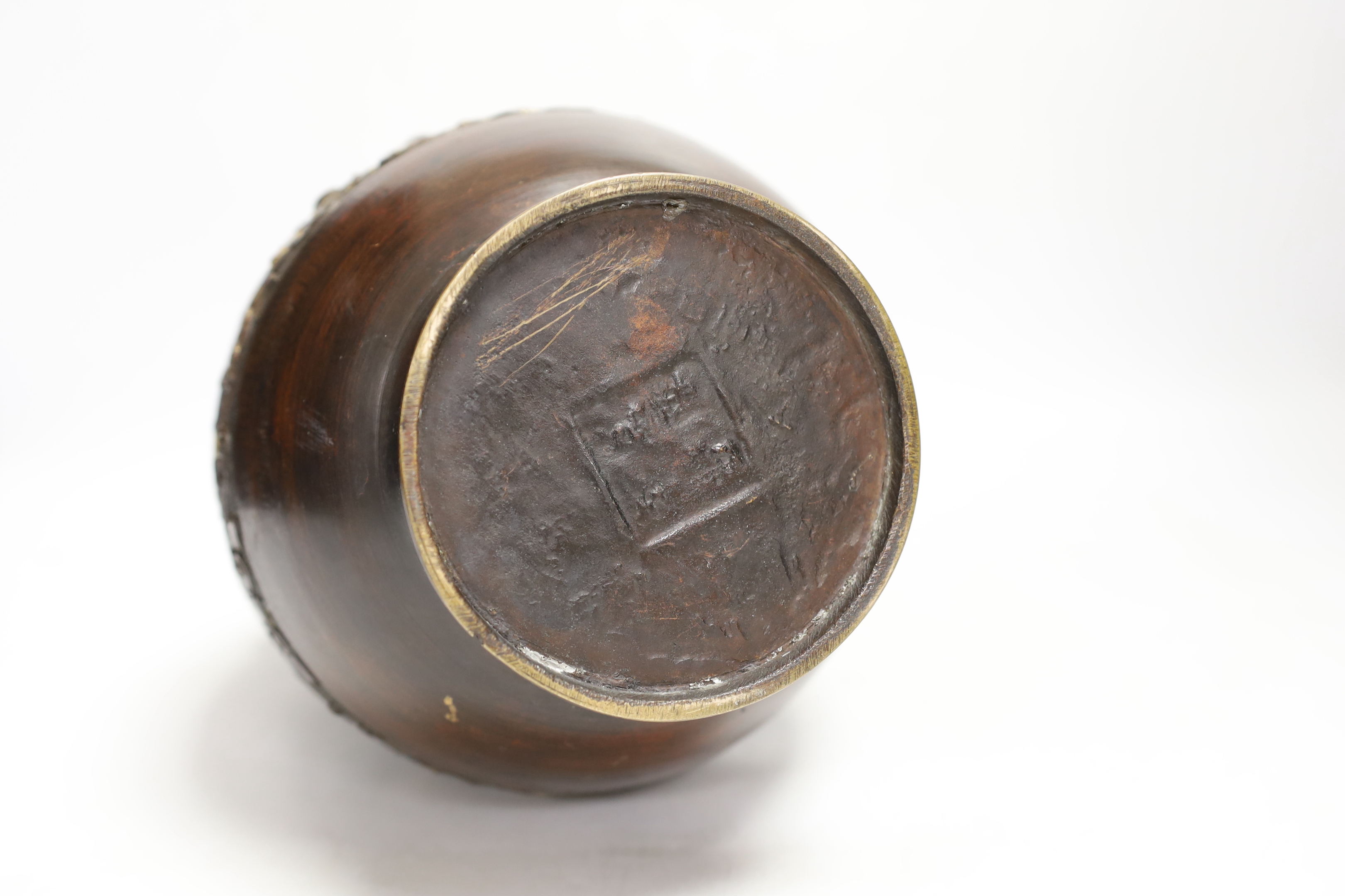 A Chinese gold splashed bronze vase, Qing period, 30cm